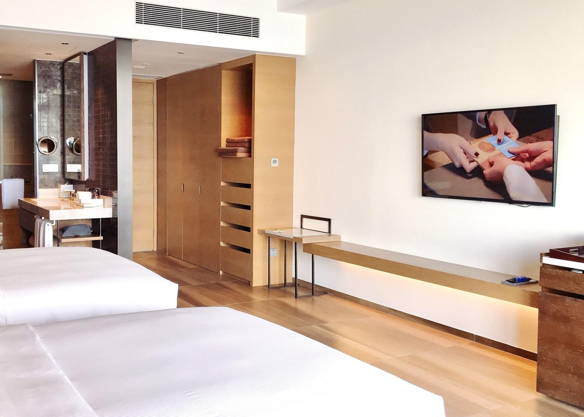 Doubletree By Hilton Huidong Resort Хуижоу Екстериор снимка