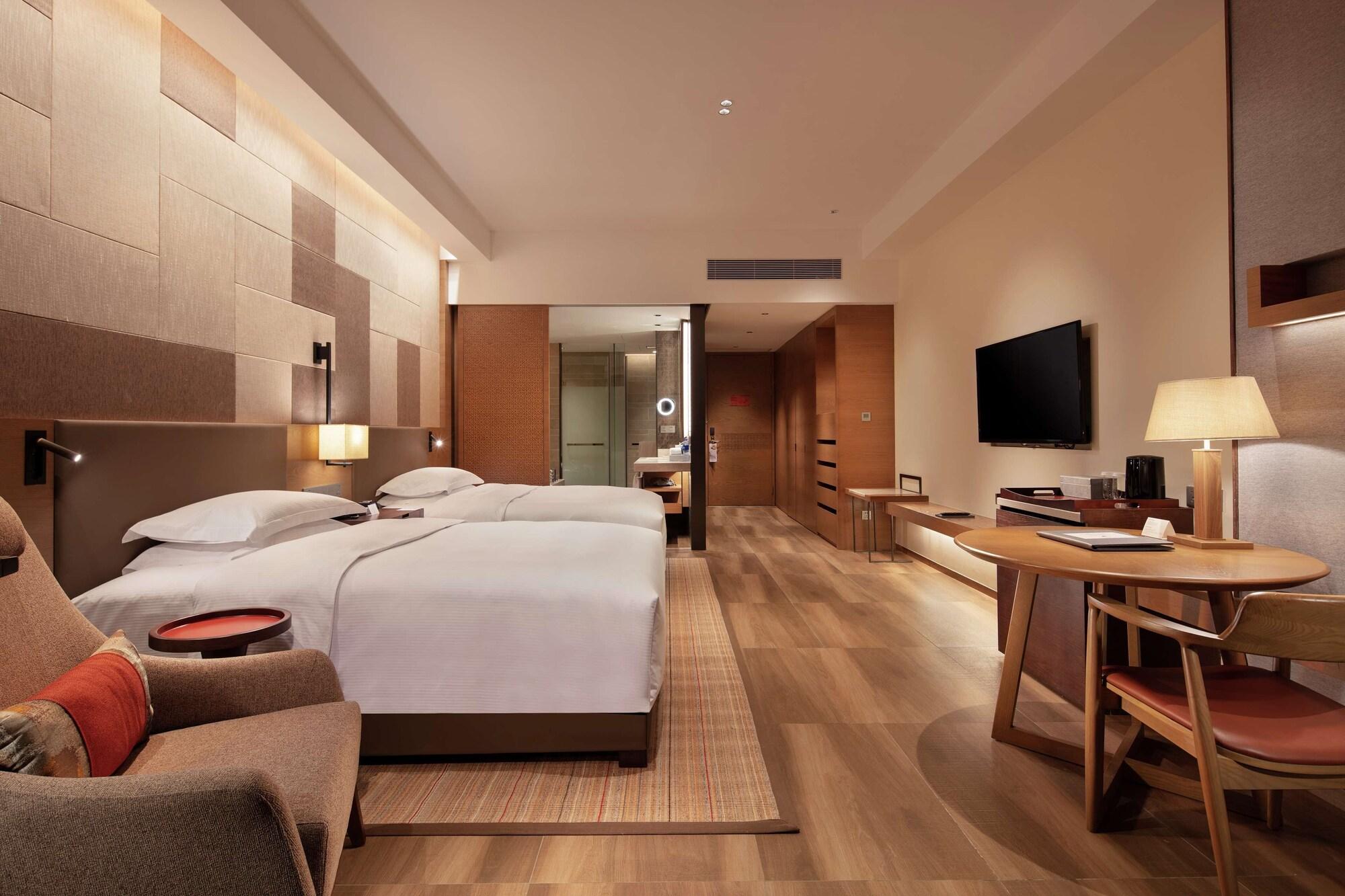 Doubletree By Hilton Huidong Resort Хуижоу Екстериор снимка
