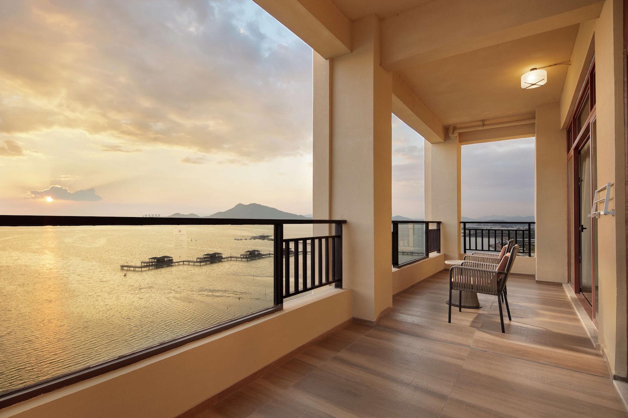 Doubletree By Hilton Huidong Resort Хуижоу Екстериор снимка