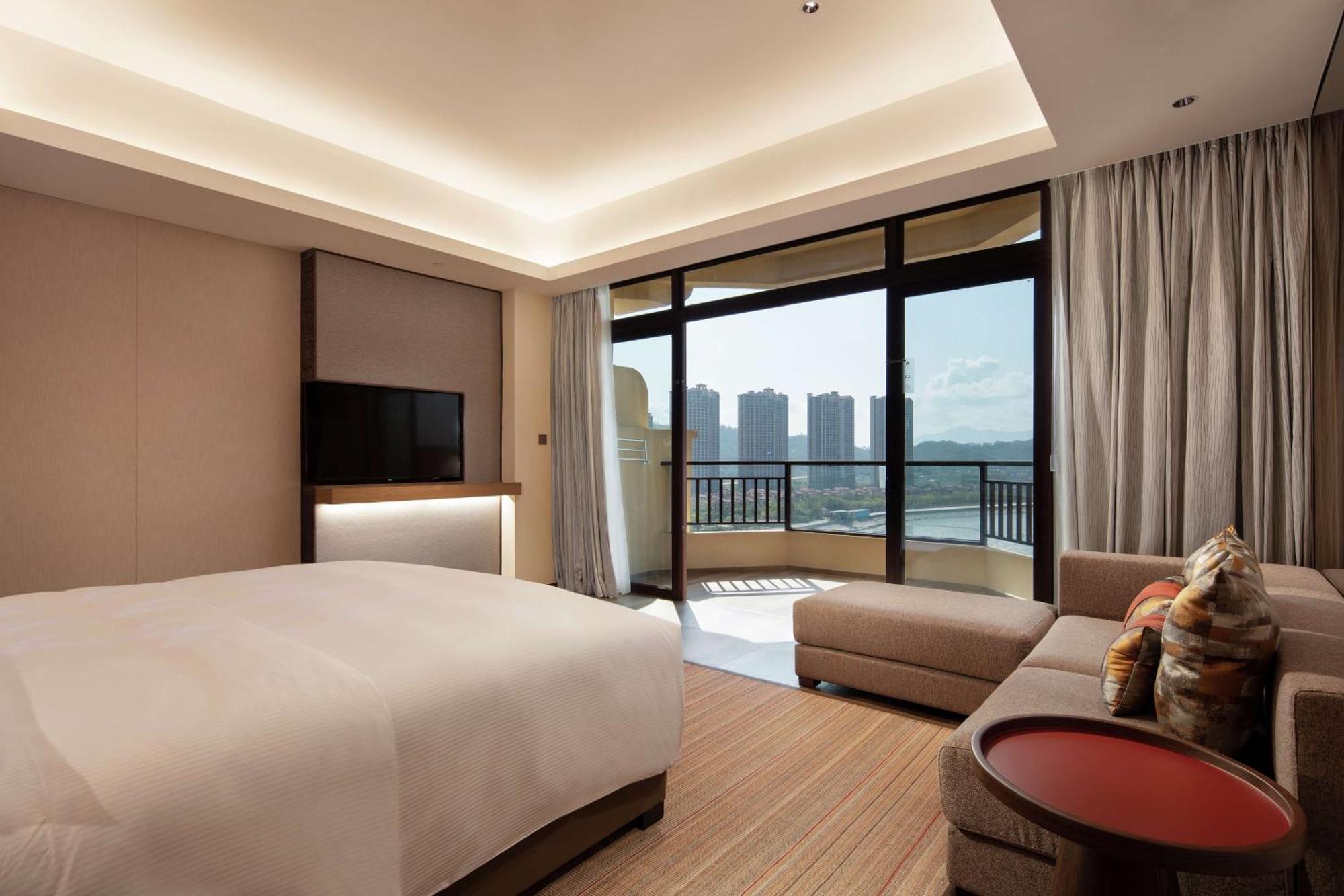 Doubletree By Hilton Huidong Resort Хуижоу Екстериор снимка