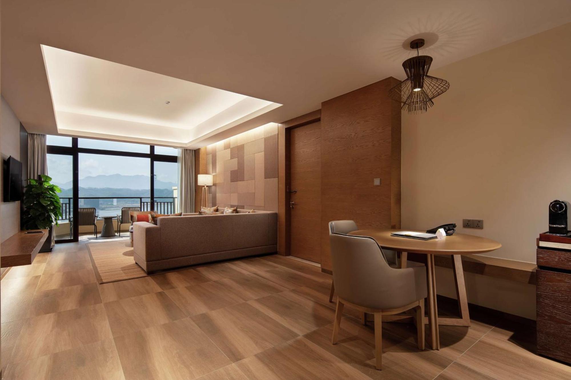 Doubletree By Hilton Huidong Resort Хуижоу Екстериор снимка