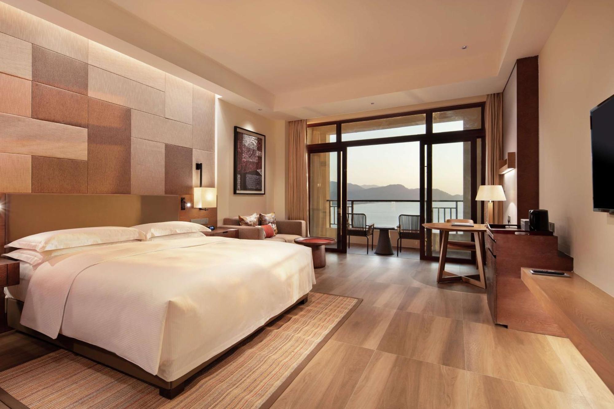 Doubletree By Hilton Huidong Resort Хуижоу Екстериор снимка