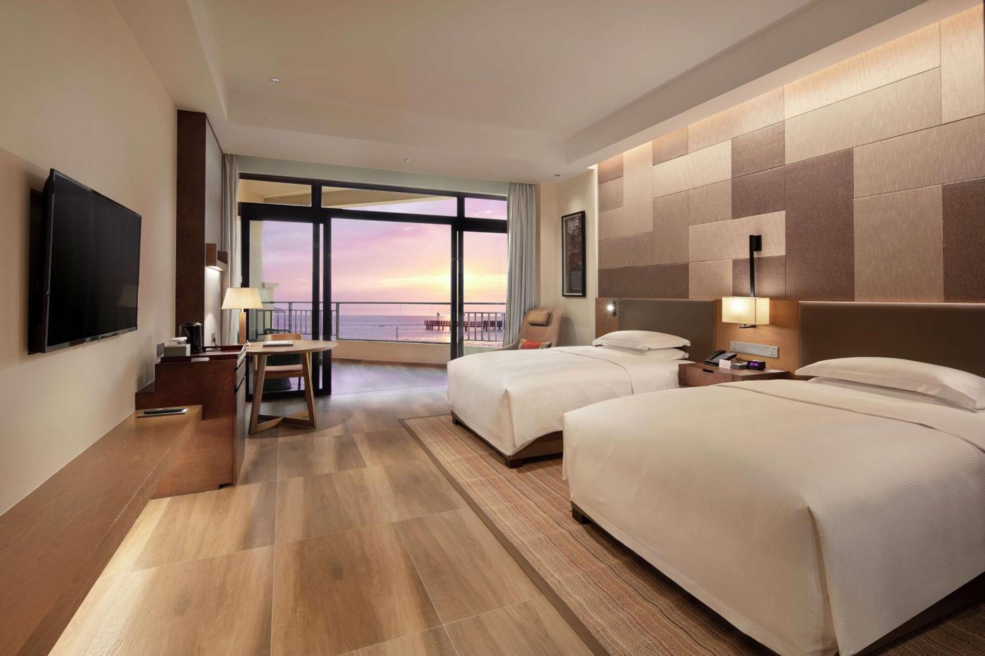Doubletree By Hilton Huidong Resort Хуижоу Екстериор снимка